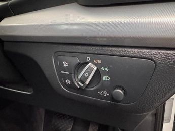 AUDI Q5 2.0 TDI 40 Sport SUV 5dr Diesel S Tronic quattro Euro 6 (s/s) (1