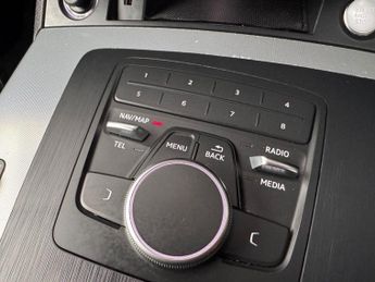 AUDI Q5 2.0 TDI 40 Sport SUV 5dr Diesel S Tronic quattro Euro 6 (s/s) (1