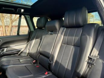 LAND ROVER RANGE ROVER 4.4 SD V8 Vogue SUV 5dr Diesel Auto 4WD Euro 6 (s/s) (339 ps)