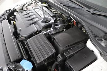 AUDI A3 2.0 TDI S line Hatchback 3dr Diesel S Tronic Auto 6Spd quattro E