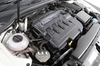 AUDI A3 2.0 TDI S line Hatchback 3dr Diesel S Tronic Auto 6Spd quattro E