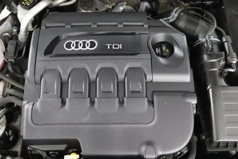 AUDI A3 2.0 TDI S line Hatchback 3dr Diesel S Tronic Auto 6Spd quattro E