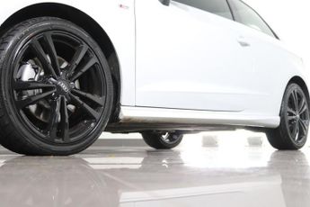 AUDI A3 2.0 TDI S line Hatchback 3dr Diesel S Tronic Auto 6Spd quattro E