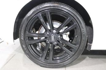 AUDI A3 2.0 TDI S line Hatchback 3dr Diesel S Tronic Auto 6Spd quattro E