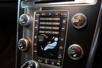 VOLVO XC60 2.4 D4 R-Design Lux Nav SUV 5dr Diesel Auto AWD Euro 6 (s/s) (19