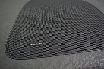 VOLVO XC60 2.4 D4 R-Design Lux Nav SUV 5dr Diesel Auto AWD Euro 6 (s/s) (19