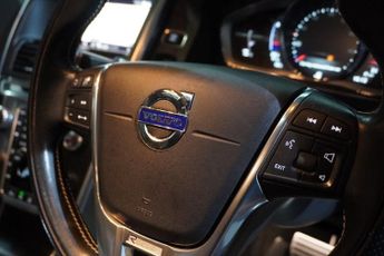 VOLVO XC60 2.4 D4 R-Design Lux Nav SUV 5dr Diesel Auto AWD Euro 6 (s/s) (19