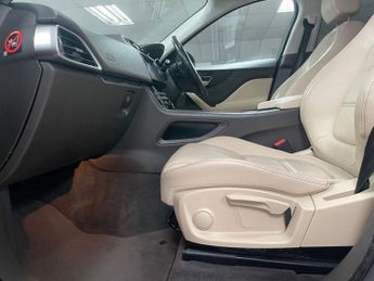 JAGUAR F-PACE 2.0 D180 Prestige SUV 5dr Diesel Auto AWD Euro 6 (s/s) (180 ps)