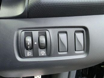 RENAULT CLIO 1.6 TCe Renaultsport Lux Hatchback 5dr Petrol EDC Euro 5 (200 ps