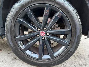 JAGUAR F-PACE 2.0 D180 Chequered Flag SUV 5dr Diesel Auto AWD Euro 6 (s/s) (18