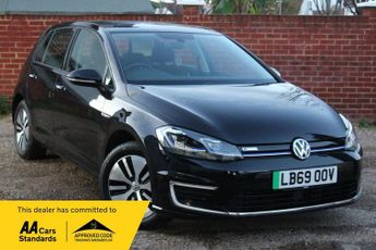 Volkswagen Golf 35.8kWh e-Golf Hatchback 5dr Electric Auto (136 ps)