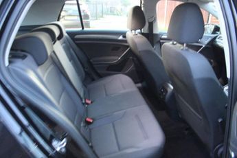 VOLKSWAGEN E-GOLF 35.8kWh e-Golf Hatchback 5dr Electric Auto (136 ps)