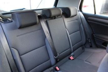 VOLKSWAGEN E-GOLF 35.8kWh e-Golf Hatchback 5dr Electric Auto (136 ps)