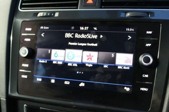 VOLKSWAGEN E-GOLF 35.8kWh e-Golf Hatchback 5dr Electric Auto (136 ps)