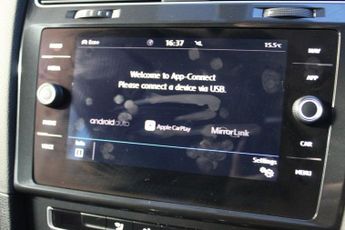 VOLKSWAGEN E-GOLF 35.8kWh e-Golf Hatchback 5dr Electric Auto (136 ps)