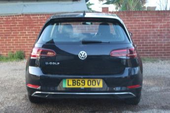 VOLKSWAGEN E-GOLF 35.8kWh e-Golf Hatchback 5dr Electric Auto (136 ps)