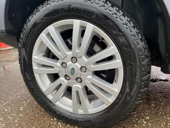 LAND ROVER DISCOVERY 4 3.0 SD V6 XS SUV 5dr Diesel Auto 4WD Euro 5 (255 bhp)