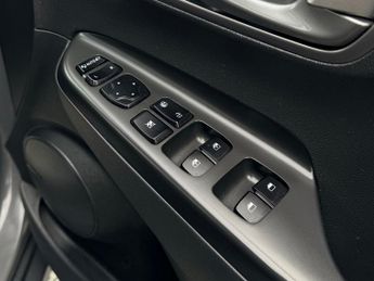 HYUNDAI KONA 64kWh Premium SUV 5dr Electric Auto (10.5kW Charger) (204 ps)