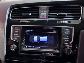 VOLKSWAGEN GOLF 2.0 TDI BlueMotion Tech GT Hatchback 5dr Diesel DSG Euro 5 (s/s)