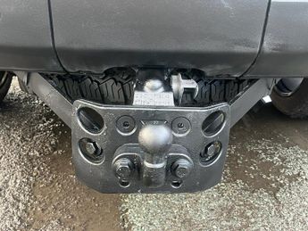 LAND ROVER DISCOVERY 4 3.0 SD V6 GS SUV 5dr Diesel Auto 4WD Euro 5 (s/s) (255 bhp)