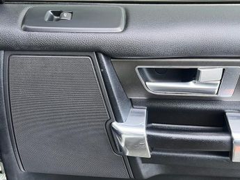 LAND ROVER DISCOVERY 4 3.0 SD V6 GS SUV 5dr Diesel Auto 4WD Euro 5 (s/s) (255 bhp)