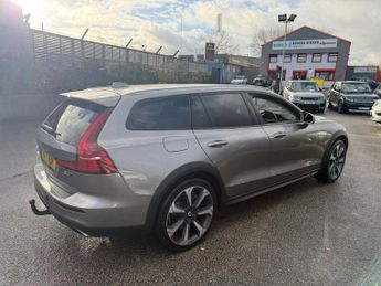 VOLVO V60 CROSS COUNTRY 2.0 B4 MHEV Estate 5dr Diesel Hybrid Auto AWD Euro 6-Factory Ext
