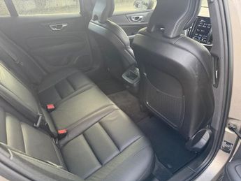 VOLVO V60 CROSS COUNTRY 2.0 B4 MHEV Estate 5dr Diesel Hybrid Auto AWD Euro 6-Factory Ext