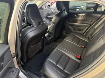 VOLVO V60 CROSS COUNTRY 2.0 B4 MHEV Estate 5dr Diesel Hybrid Auto AWD Euro 6-Factory Ext