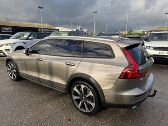 VOLVO V60 CROSS COUNTRY 2.0 B4 MHEV Estate 5dr Diesel Hybrid Auto AWD Euro 6-Factory Ext