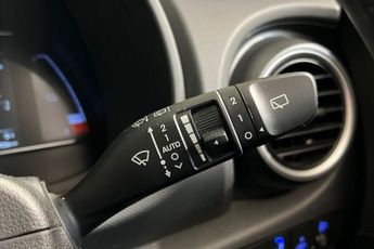HYUNDAI KONA 64kWh Premium SUV 5dr Electric Auto (10.5kW Charger) (204 ps) Pa