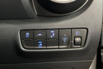 HYUNDAI KONA 64kWh Premium SUV 5dr Electric Auto (10.5kW Charger) (204 ps) Pa
