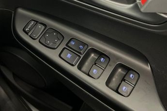HYUNDAI KONA 64kWh Premium SUV 5dr Electric Auto (10.5kW Charger) (204 ps) Pa