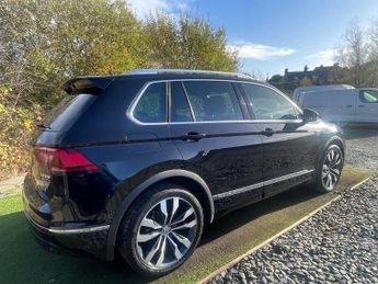 VOLKSWAGEN TIGUAN 2.0 TDI BlueMotion Tech R-Line SUV 5dr Diesel DSG 4Motion Euro 6