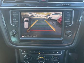 VOLKSWAGEN TIGUAN 2.0 TDI BlueMotion Tech R-Line SUV 5dr Diesel DSG 4Motion Euro 6