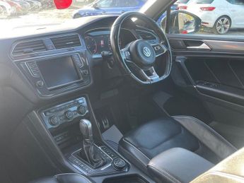 VOLKSWAGEN TIGUAN 2.0 TDI BlueMotion Tech R-Line SUV 5dr Diesel DSG 4Motion Euro 6