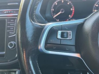 VOLKSWAGEN TIGUAN 2.0 TDI BlueMotion Tech R-Line SUV 5dr Diesel DSG 4Motion Euro 6