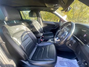 VOLKSWAGEN TIGUAN 2.0 TDI BlueMotion Tech R-Line SUV 5dr Diesel DSG 4Motion Euro 6