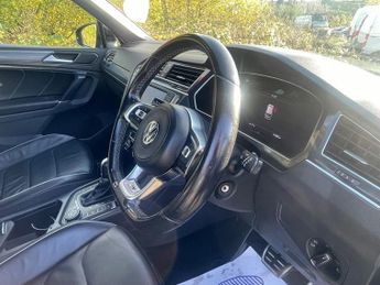 VOLKSWAGEN TIGUAN 2.0 TDI BlueMotion Tech R-Line SUV 5dr Diesel DSG 4Motion Euro 6