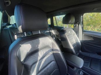 VOLKSWAGEN TIGUAN 2.0 TDI BlueMotion Tech R-Line SUV 5dr Diesel DSG 4Motion Euro 6