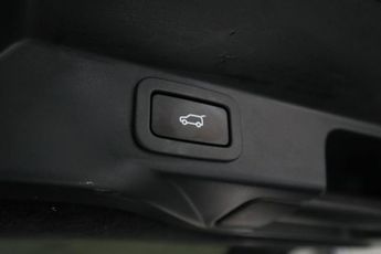 LAND ROVER RANGE ROVER SPORT 3.0 SD V6 Autobiography Dynamic SUV 5dr Diesel Auto 4WD Euro 6 (