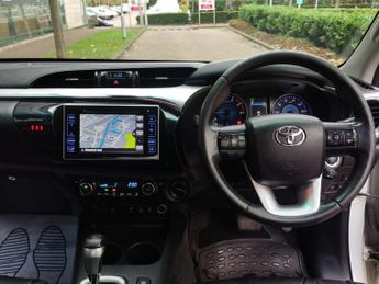 TOYOTA HI-LUX 2.4 D-4D Invincible X Pickup Double Cab 4dr Diesel Auto 4WD Euro