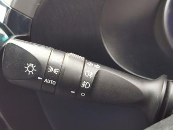 TOYOTA HI-LUX 2.4 D-4D Invincible X Pickup Double Cab 4dr Diesel Auto 4WD Euro