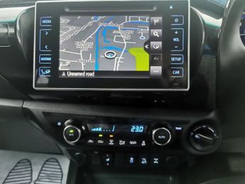 TOYOTA HI-LUX 2.4 D-4D Invincible X Pickup Double Cab 4dr Diesel Auto 4WD Euro