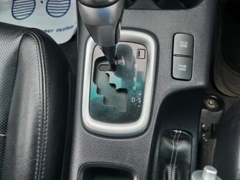 TOYOTA HI-LUX 2.4 D-4D Invincible X Pickup Double Cab 4dr Diesel Auto 4WD Euro