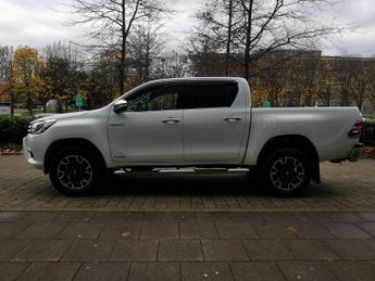 TOYOTA HI-LUX 2.4 D-4D Invincible X Pickup Double Cab 4dr Diesel Auto 4WD Euro