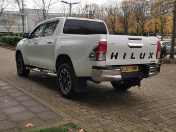 TOYOTA HI-LUX 2.4 D-4D Invincible X Pickup Double Cab 4dr Diesel Auto 4WD Euro