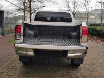 TOYOTA HI-LUX 2.4 D-4D Invincible X Pickup Double Cab 4dr Diesel Auto 4WD Euro