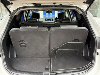 HYUNDAI SANTA FE 2.2 CRDi Blue Drive Premium SE SUV 5dr Diesel Auto 4WD Euro 6 (s