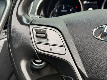 HYUNDAI SANTA FE 2.2 CRDi Blue Drive Premium SE SUV 5dr Diesel Auto 4WD Euro 6 (s