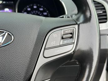 HYUNDAI SANTA FE 2.2 CRDi Blue Drive Premium SE SUV 5dr Diesel Auto 4WD Euro 6 (s